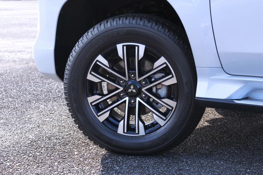 Колеса Mitsubishi Pajero Sport 2019 года  (TH) (фото 31 из 40)